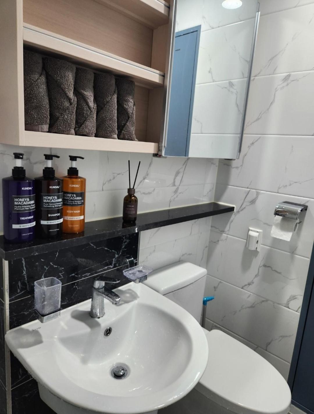 Yeongdeungpo Modern Flat Apartment *